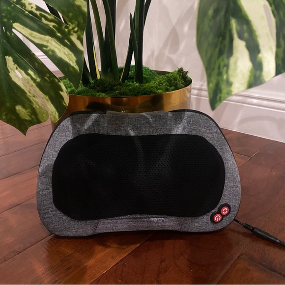 VIKTOR JURGEN Neck & Back Massager with Heat - Picture 3 of 6